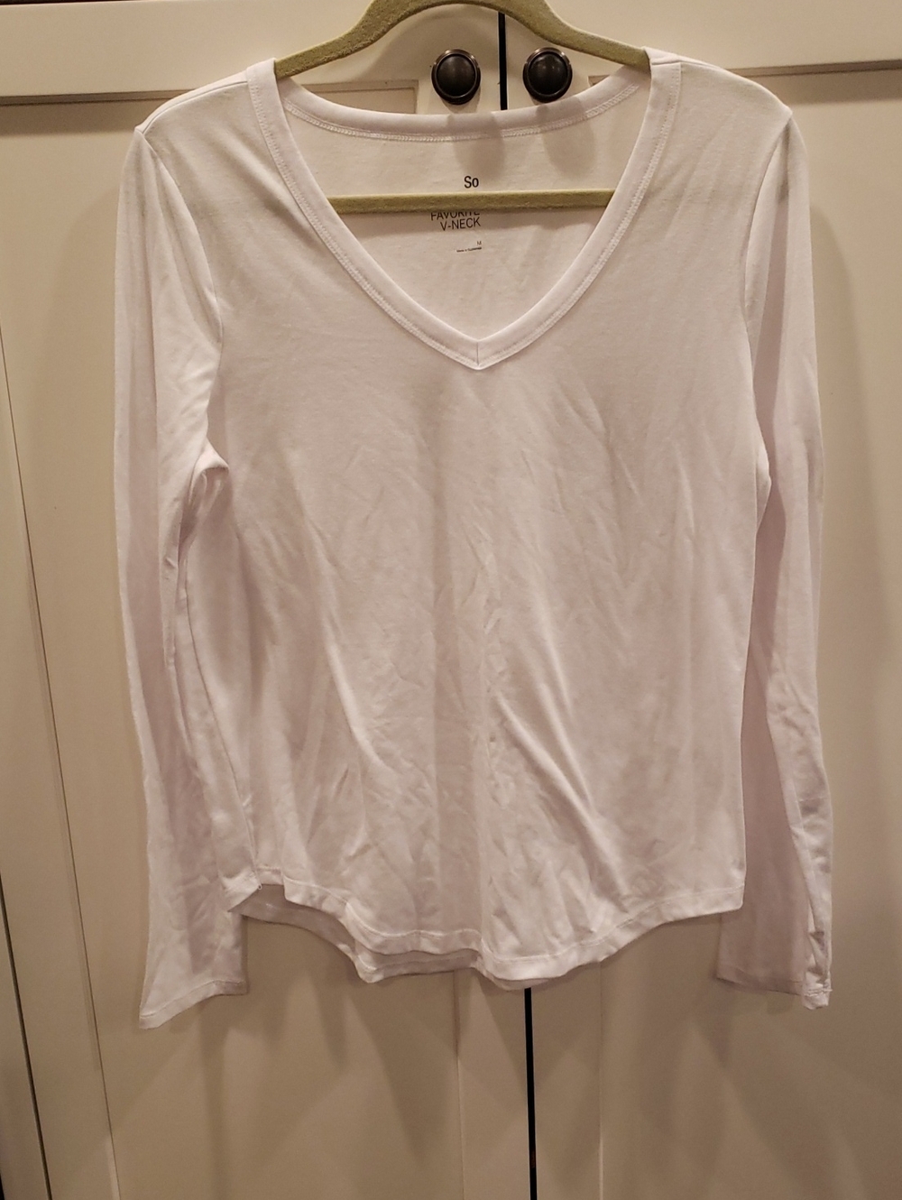 SO Women's White V-Neck Long Sleeve Tee